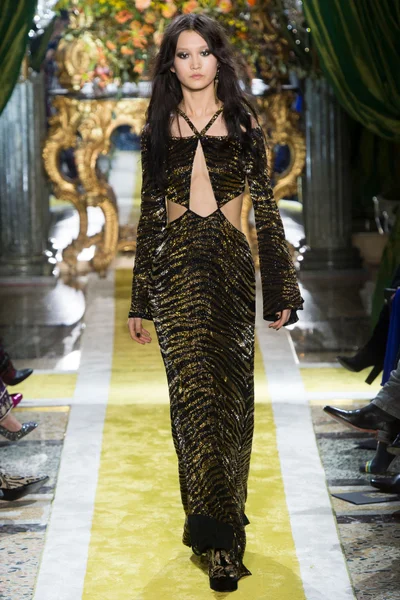 Look 49